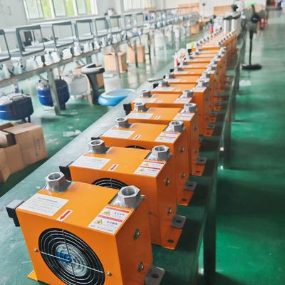 220V 60L kompresor udara gigi dengan pengering udara bebas minyak kompresor udara medis diam untuk 4 unit gigi