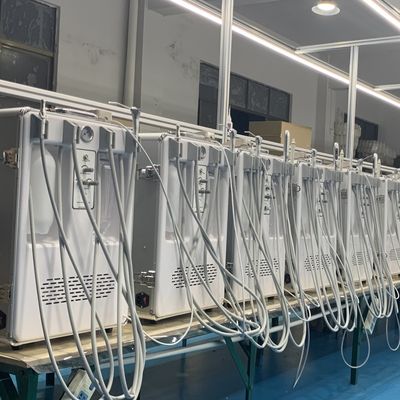 Desain Koper Unit Gigi Portabel Unit Perawatan Gigi Bergerak Genggam dengan Kompresor, Curing Light, dan Scaler Bawaan