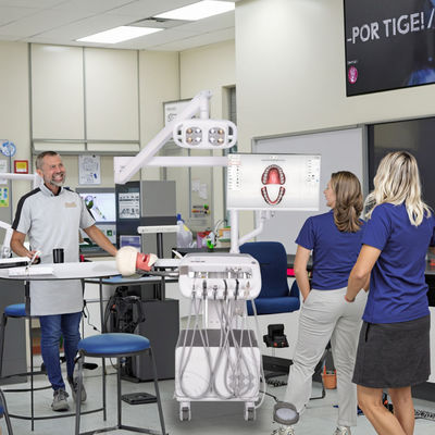 Sistem Simulasi Oral untuk Pelatihan Perguruan Tinggi Sistem Pelatihan Simulasi Gigi Tingkat Lanjut dengan Kompresor Lampu Bedah